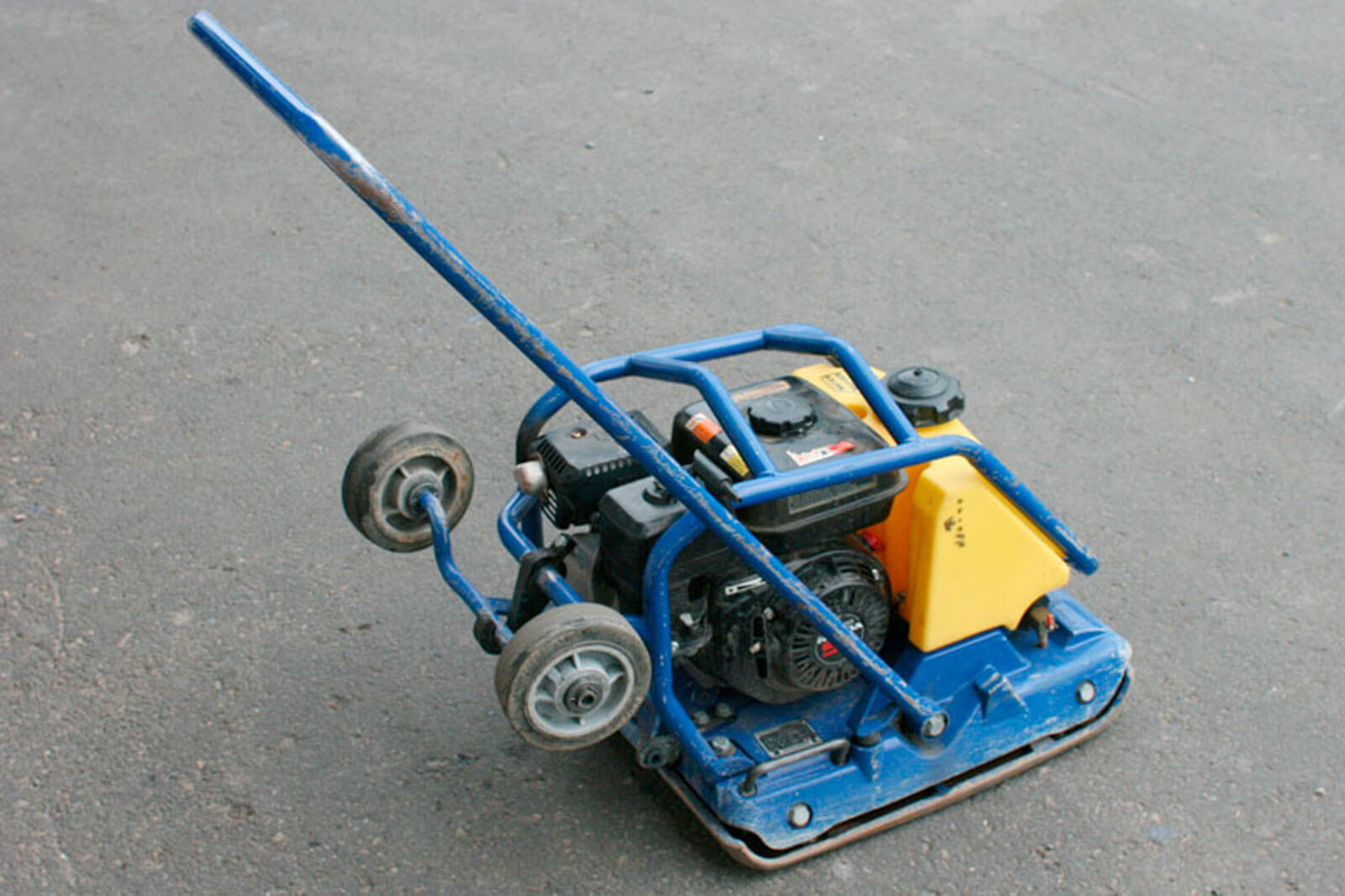 Gebrauchte Rüttelplatte Wacker WP 1550 kaufen